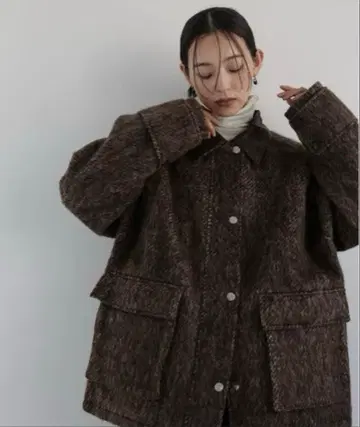 hellam 가죽 컬러 샤기 코트 브라운