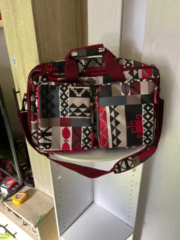 기하학 패턴 보스턴 백