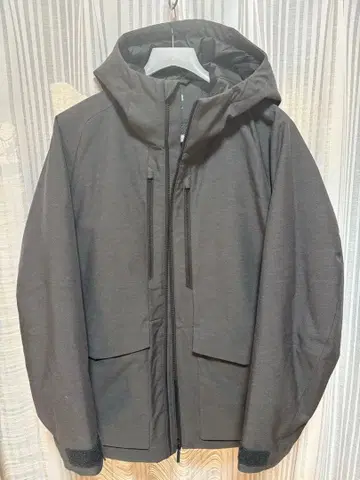 유니클로 하이브리드 다운 후드티 L 사이즈