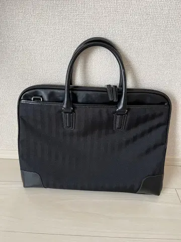 그린 레이블 릴랙싱 비즈니스 백 블랙