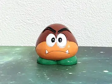 슈퍼 마리오 피규어 밤