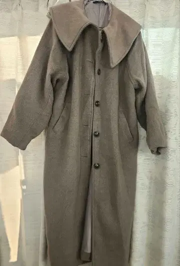 그레이 큰 옷깃 롱 코트