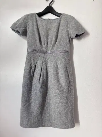 JUSGLITTY 그레이 반팔 무릎 기장 원피스 사이즈 1