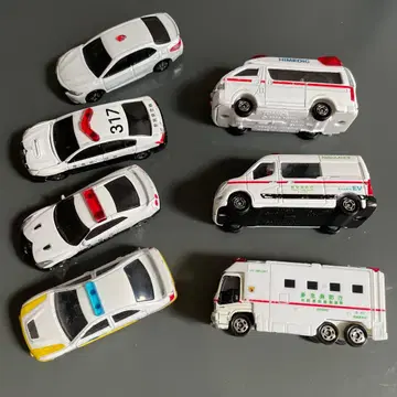 토미카 경찰차 구급차 세트