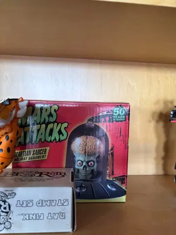 마즈 어택 피규어