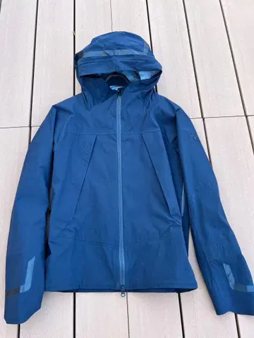 데상트 올터레인 하드쉘 자켓