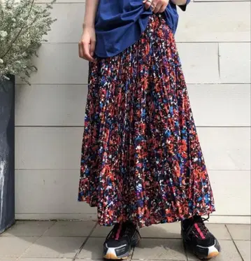 ASTRAET 37,400엔 지오메트릭 프린트 맥시 길이 플리츠 스커트