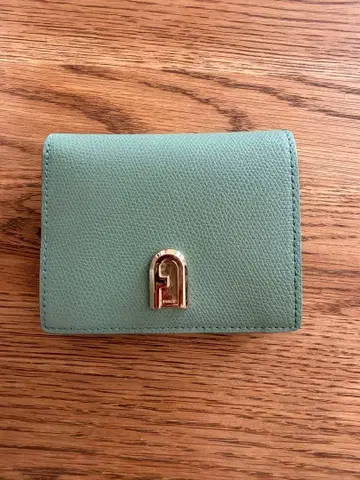 FURLA 이단 접이식 지갑