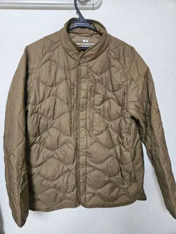 UNIQLO 화이트 마운티니어링 다운 L 하이브리드