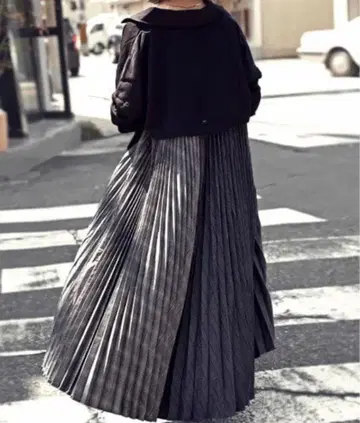 택 포함 새상품 안티카 백 플리츠 롱 코트