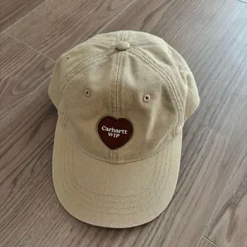 Carhartt WIP 베이지 캡 하트 로고