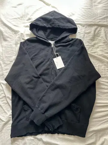 안셀름 크러쉬 지퍼 후디