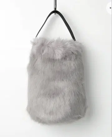 헬렌 무어 인조 모피 원 핸드 버킷백 영국제