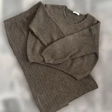 [ 미사용 새상품 ] 니트 셋업 풀오버 셋업 V넥 L 사이즈