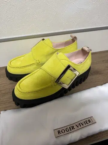 로제 비비에 Viv Gothique 로퍼