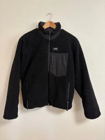 TAION 마운틴 리버서블 다운 x 보아 자켓 M 사이즈 블랙