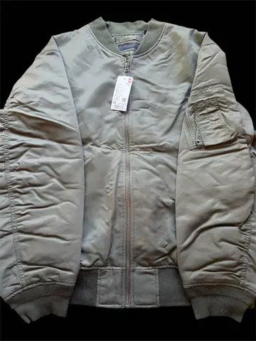 유니클로 MA-1 블루종 올리브