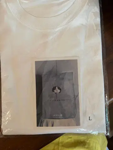 ARGUE 살짝 보이는 화이트 T셔츠 L 사이즈