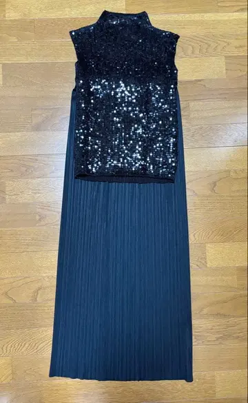 SPECCHIO 스팽글 장식 슬리브리스와 스커트 세트 파티용