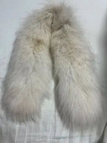 PINKY & DIANNE 화이트 퍼 스톨