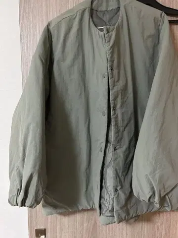 올리브 그린 벌룬 슬리브 자켓