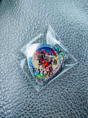 B'z FYOP 홀로그램 피크 배지