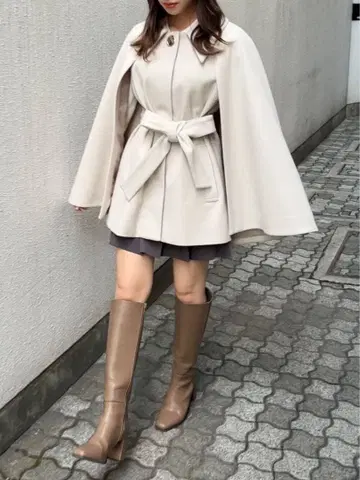 dazzlin 케이프 플레어 자켓 코트 아이보리