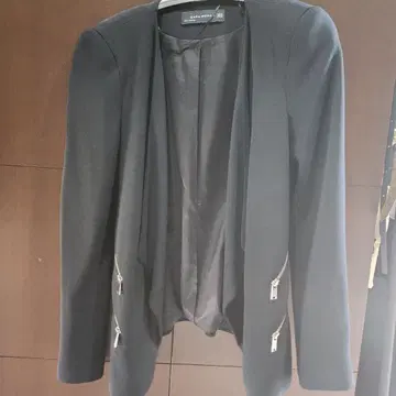ZARA WOMAN 블랙 노카라 자켓