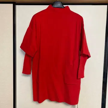 빨간색 튜닉 긴팔 포켓 부착
