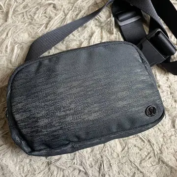 [ 미사용급! ] 룰루레몬 숄더백 사코슈 금장 장식 숄더