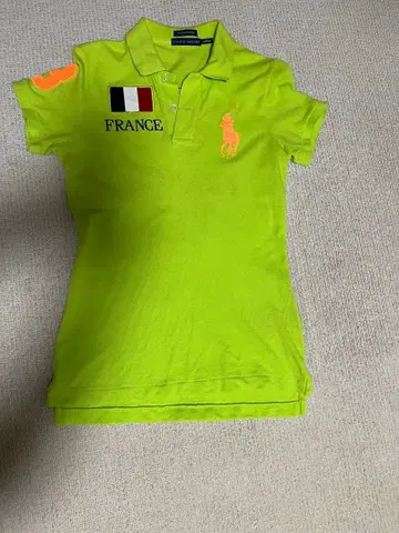 프랑스 국기 자수 형광 그린 피케 셔츠
