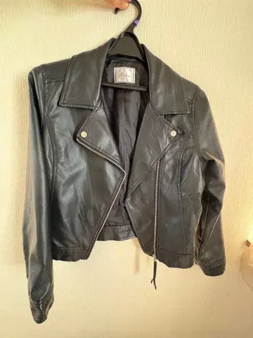 블랙 가죽 라이더 자켓