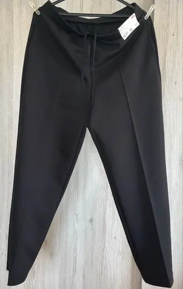 [ 미사용 새상품 ] 유니클로 드라이 스웨트 팬츠 블랙 XL 사이즈
