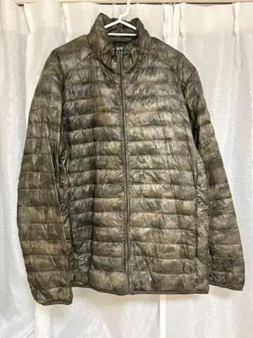 유니클로 울트라 라이트 다운 자켓 주머니 포함 카모플라쥬 XL 사이즈