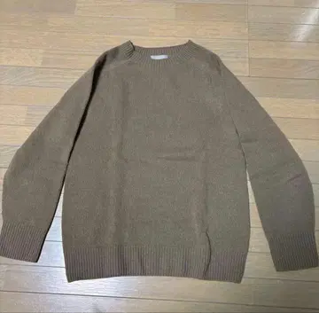 Margaret Howell 캐시미어 혼방 크루넥 니트