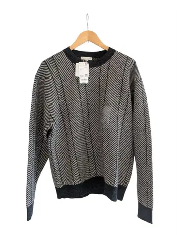 유니클로 JW ANDERSON 헤링본 라무 니트 스웨터