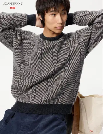 유니클로 JW ANDERSON 헤링본 라무 니트 스웨터