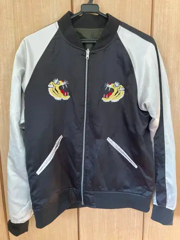 호랑이 자수 스카잔 블랙 리버서블 MA-1