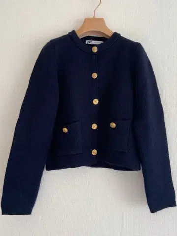 ZARA 골드 버튼 니트 가디건