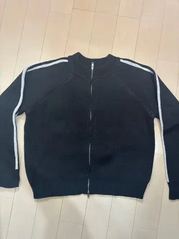 더블 지퍼 블랙 니트 쇼트 기장