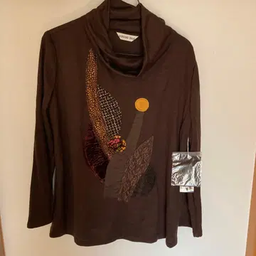 HIROSHI TOGE 브라운 터틀넥 긴팔