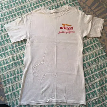 IN-N-OUT Burger T셔츠 S사이즈