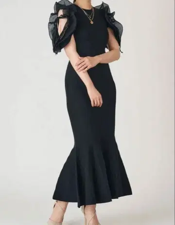 ROYAL PARTY 프릴 소매 블랙 슬리브리스 롱 원피스