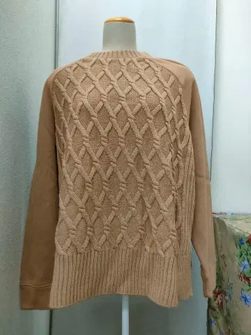 마렐라 브라운 니트 맨투맨