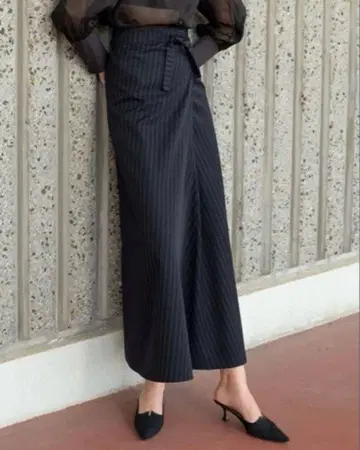 2024AW 2025AW 스트라이프 개버딘 랩 롱 스커트 BACCA