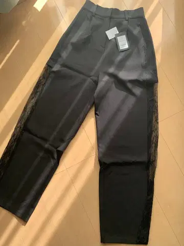 레이스 사이드 패널 블랙 팬츠