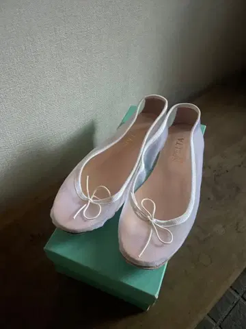 [ 미사용 새상품 ] SPELTA 메쉬 발레 슈즈 37