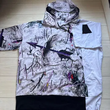 KMK 그래픽 후드티 화이트/블랙