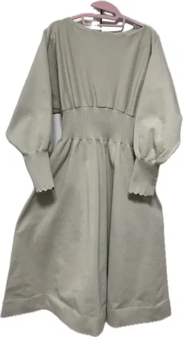 셀포드 에메랄드 그린 긴팔 원피스