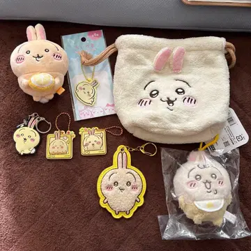토끼 봉제 인형과 굿즈 세트